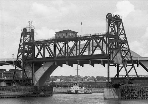 The railroad lift bridge