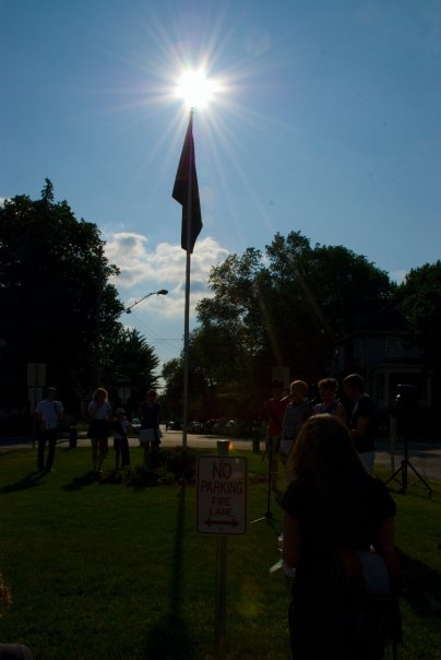 Janet Lobberecht, Untitled (median claim), installation shot at sunset